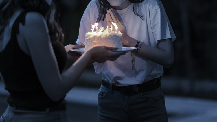 Arkadaşları pastaneyi özellikle uyarmış: Doğum günü pastası üniversiteli genç kızın sonu oldu