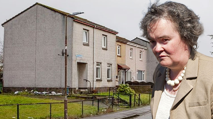 Bir yarışmayla şöhret ve servet kazanmıştı.. Çoktan milyoner oldu ama hala yoksul mahallesinde oturuyor