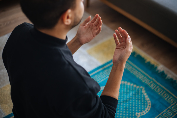 REGAİP KANDİLİ NAMAZI KILINIŞI VE SURE OKUNUŞ SIRASI (DİYANET- KANDİL NAMAZI SAAT KAÇTA) || Regaib Kandili namazı nasıl kılınır, kaç rekat Kandil namazı ne zaman, hangi vakitte ve saat kaçta kılınır Kandil namazında okunacak sureler...