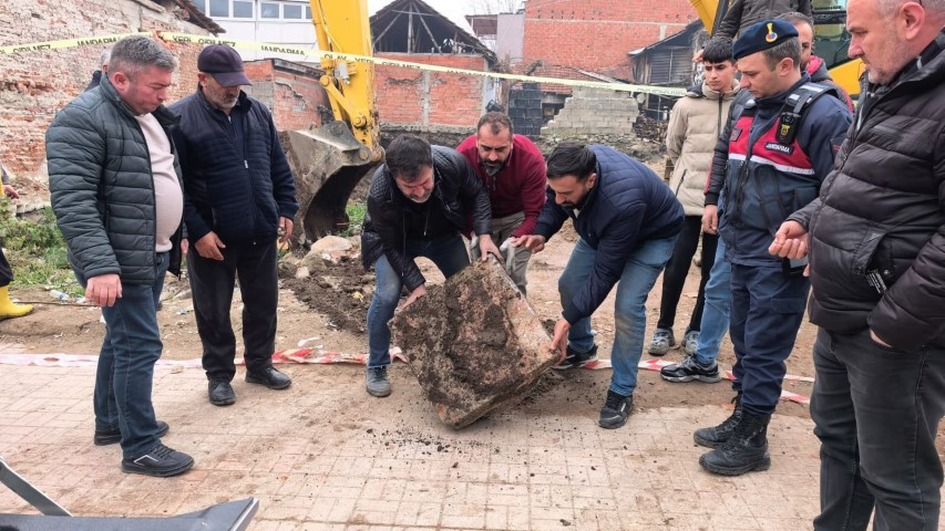 Site inşaatının temel kazısında büyük keşif Çalışma durduruldu, ekipler inceleme yaptı