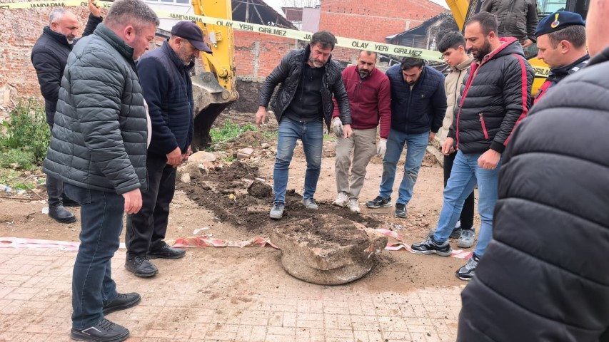 Site inşaatının temel kazısında büyük keşif Çalışma durduruldu, ekipler inceleme yaptı