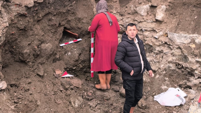 Site inşaatının temel kazısında büyük keşif Çalışma durduruldu, ekipler inceleme yaptı