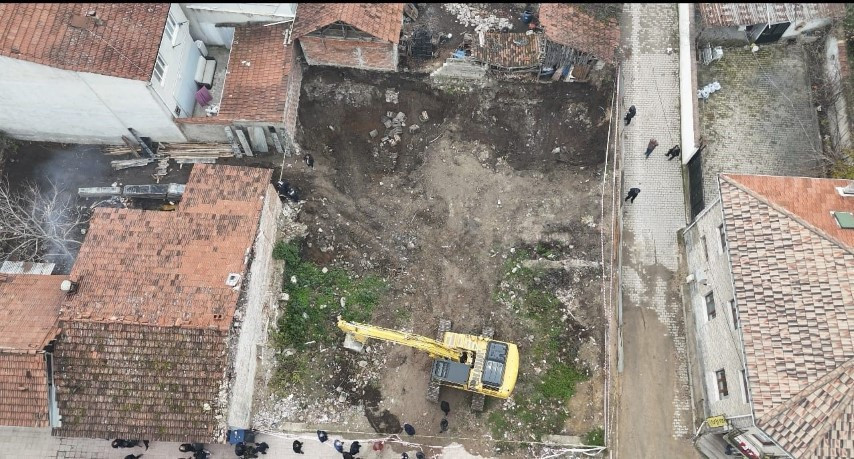 Site inşaatının temel kazısında büyük keşif Çalışma durduruldu, ekipler inceleme yaptı