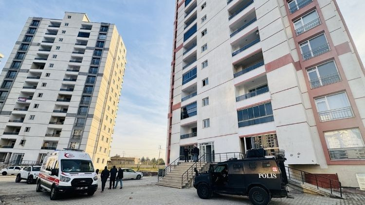 Boş dairede, çöp poşetinde kadın cesedi bulundu