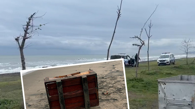 Samsun'da sahile vuran gizemli sandık! Üzerinde dikkat çeken yazılar
