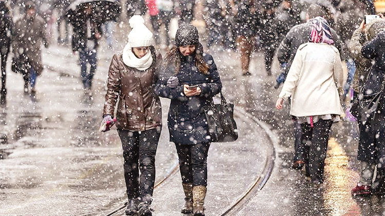 İzlanda soğuğu donduracak