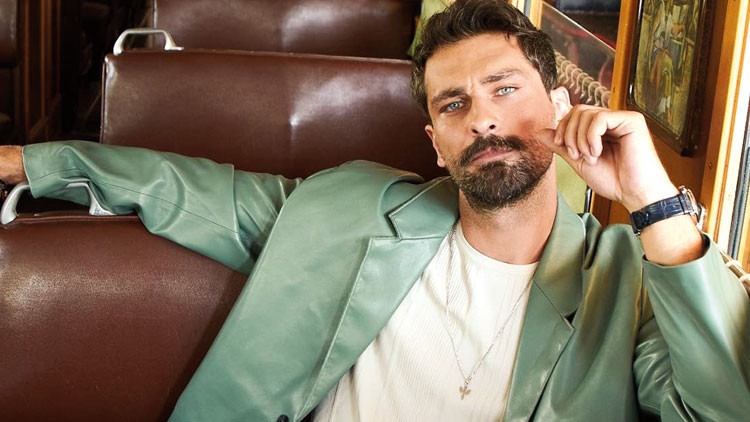 Onur Tuna albüm çıkardı