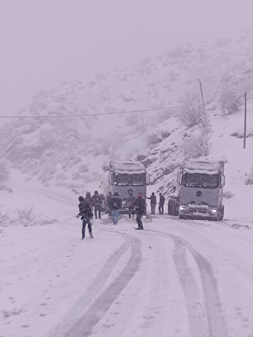 Kar yağışı başladı Çok sayıda il beyaza büründü