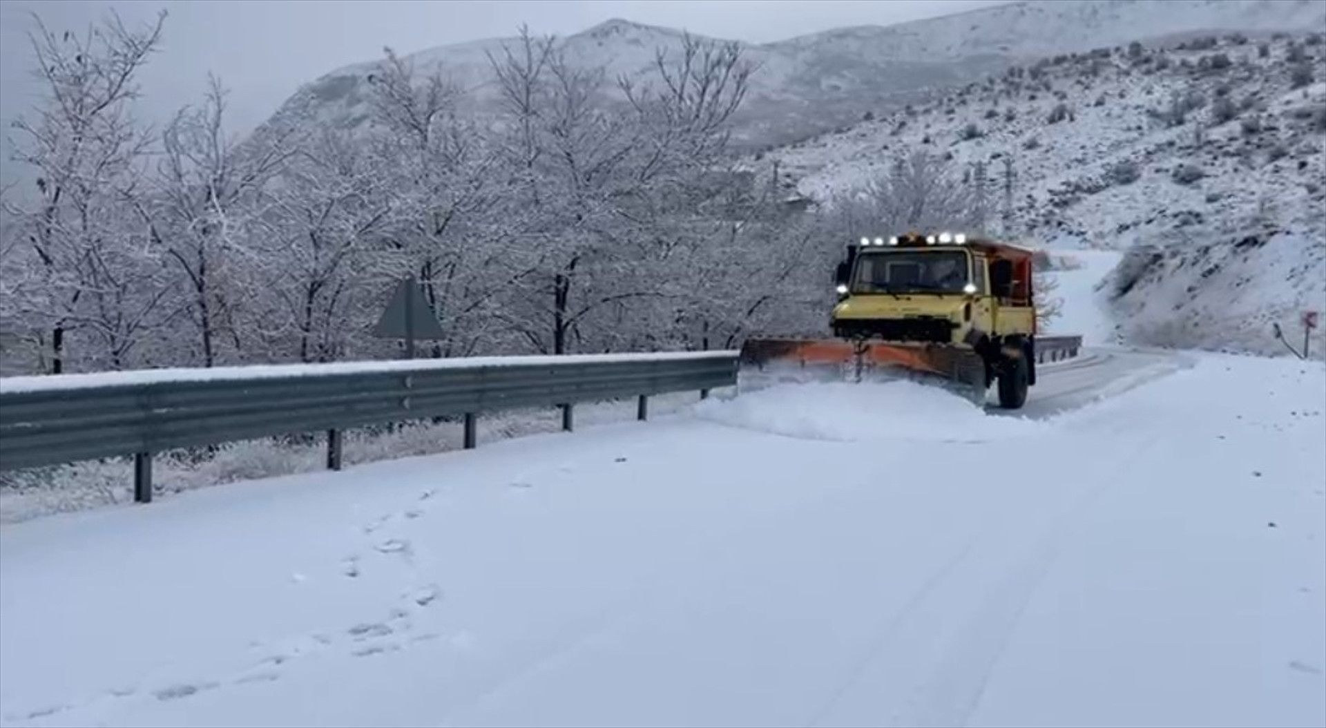 Kar yağışı başladı Çok sayıda il beyaza büründü