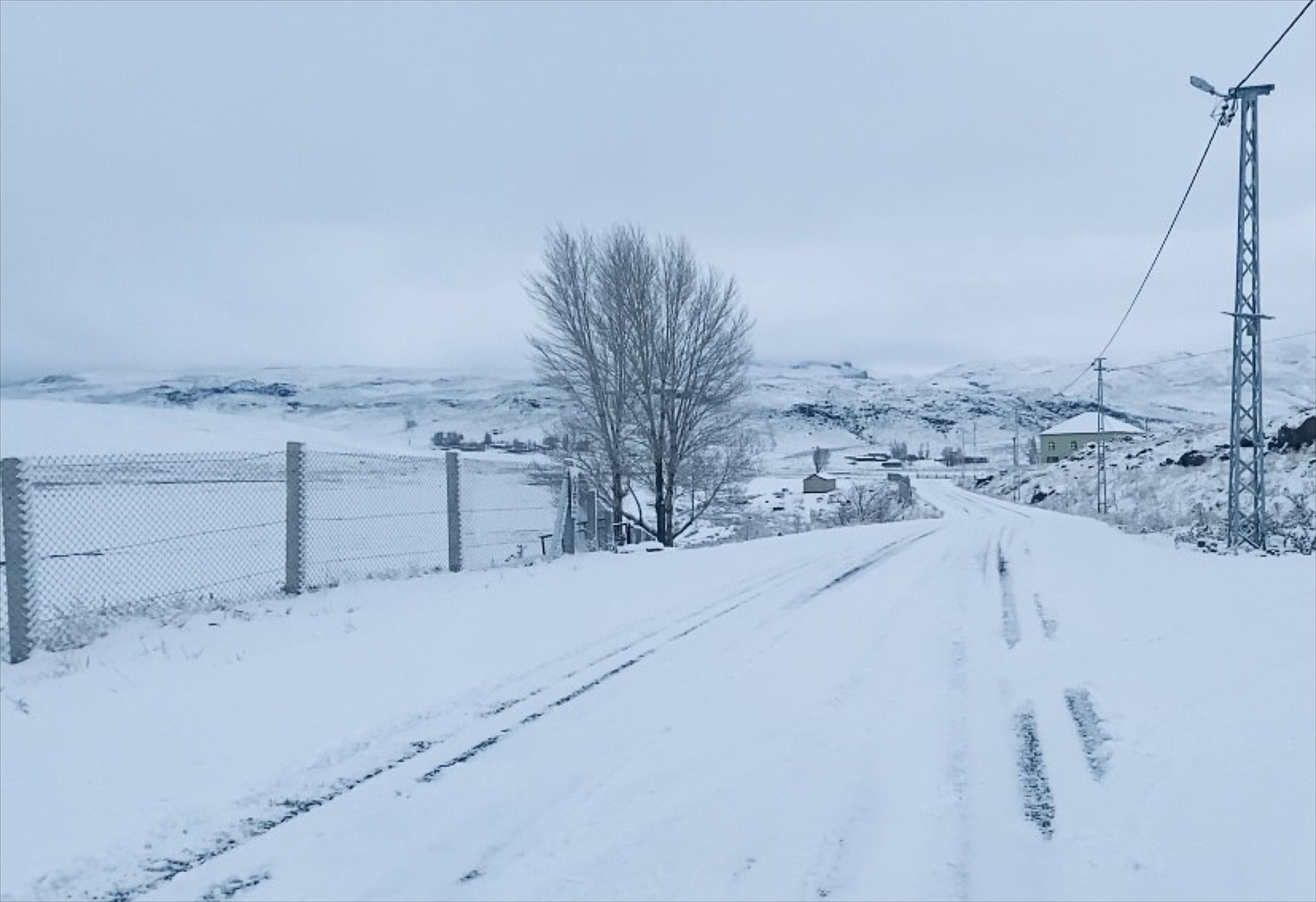 Kar yağışı başladı Çok sayıda il beyaza büründü
