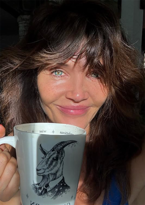 Yeni yaşına buz gibi suda girdi Yeni yaşım da yeni yıl da rengarenk olsun