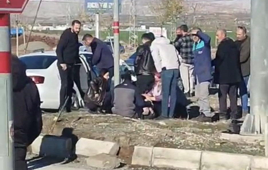 Adıyaman’da iki otomobil çarpıştı: 1 ölü, 8 yaralı