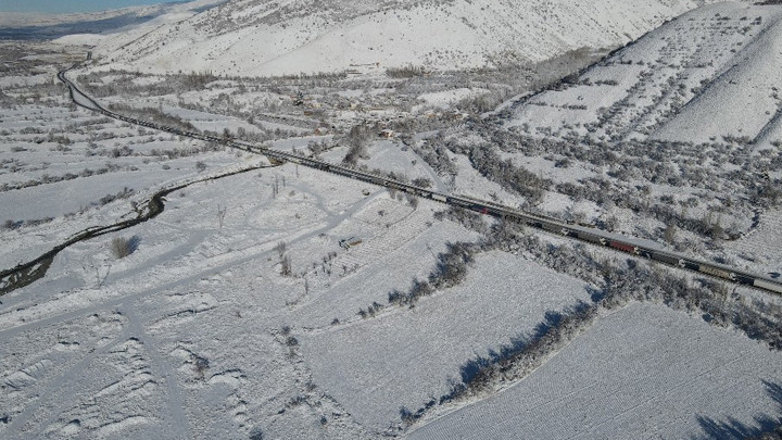 Erzincan- Erzurum karayolunda kaza! 12 kilometrelik araç kuyruğu oluştu