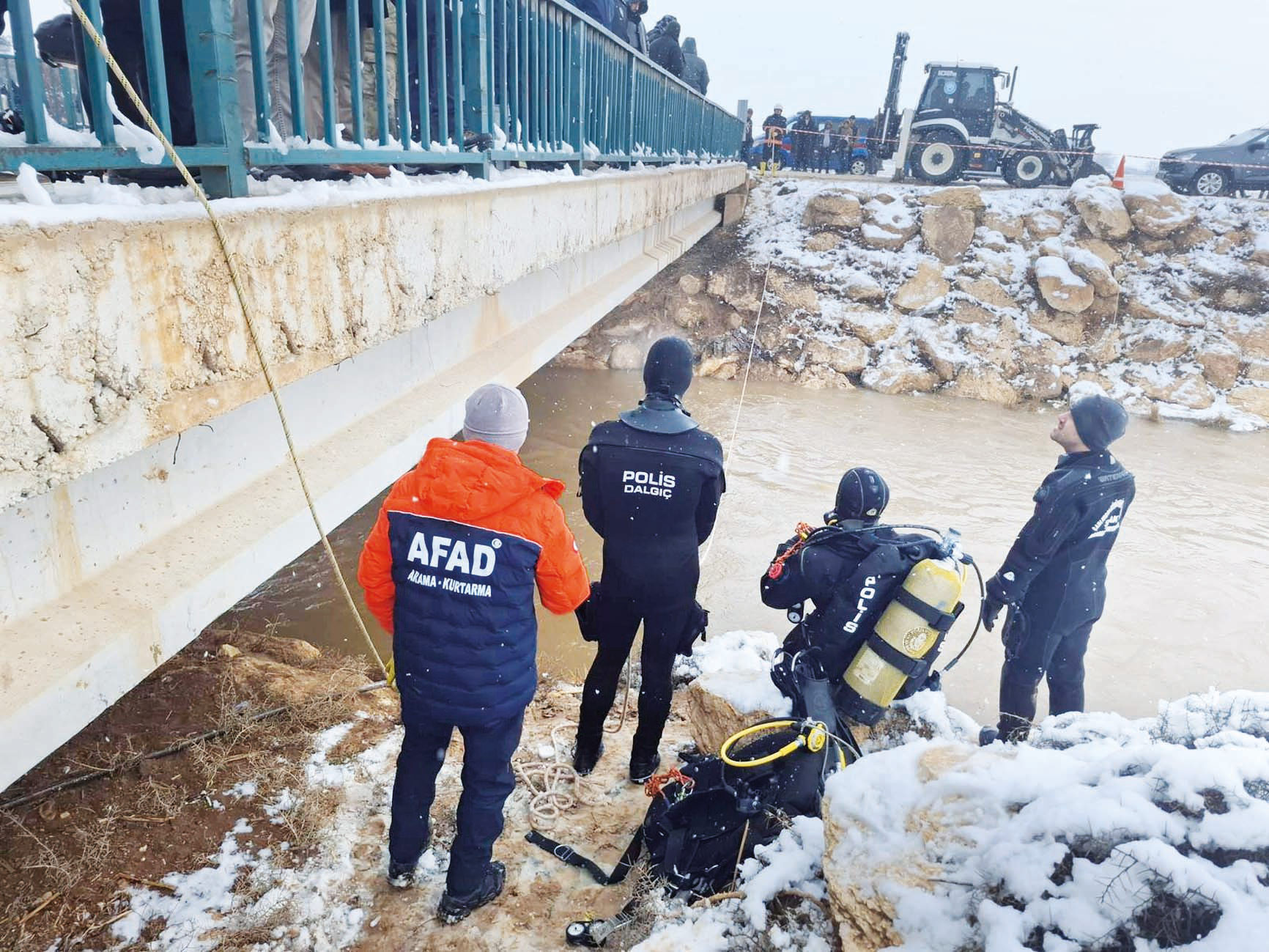 Okul yolunda facia... 3 çocuk öldü baba aranıyor