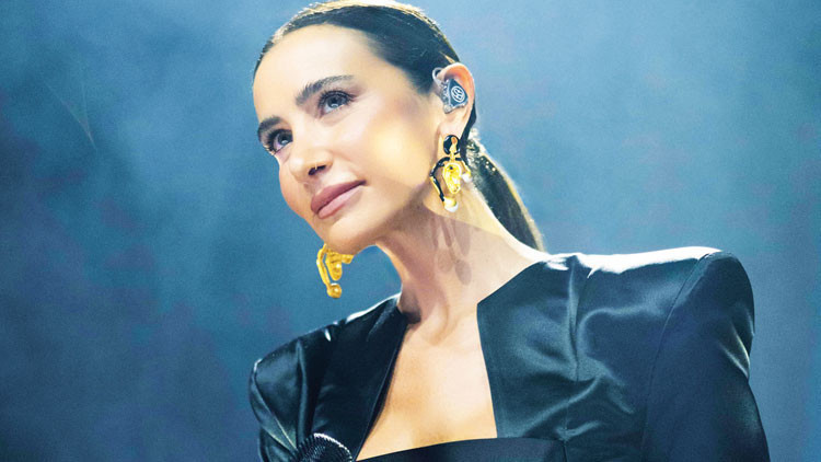 Beethoven salonunda Sıla şarkıları