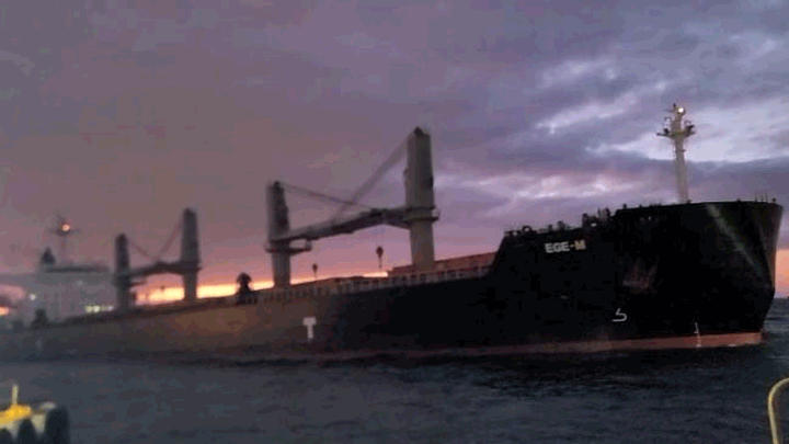 Beşiktaş'ta panik anları... Sürüklenen kuru yük gemisi son anda durdu! 'Büyük bir felaket olabilirdi'