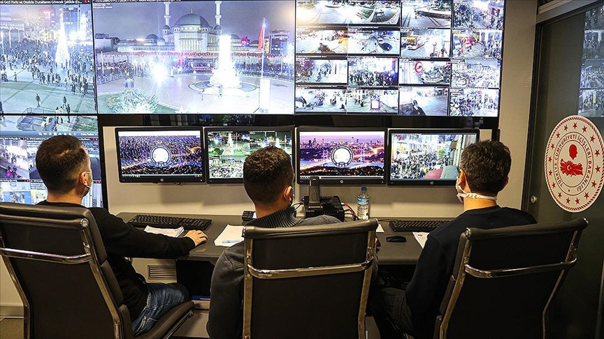 İçişleri Bakanı Ali Yerlikaya yurt genelindeki yılbaşı tedbirlerini duyurdu