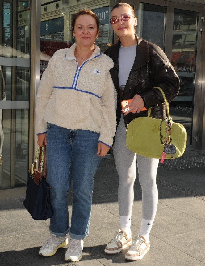 Ünlü oyuncu güzelliğini annesinden almış
