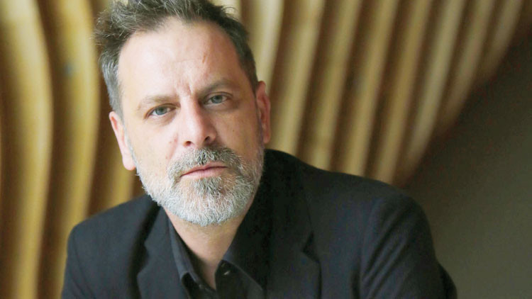 +18 ile sahneye dönüyor