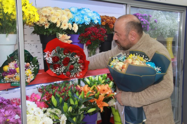 Karadenizli çiçekçiden ilginç buket tasarımı | Çorba içerken aklıma geldi Karadenizli çiçekçiden ilginç buket tasarımı | Çorba içerken aklıma geldi