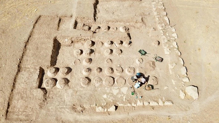 2025’in en dikkat çekici arkeolojik keşiflerinden.... Urartu dönemine ait çivi yazılı 76 pithos