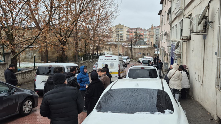 Niğde'de yakınlarının haber alamadığı çift, evlerinde ölü bulundu