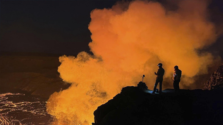 Fransa'da yanardağ aktif hale geldi: Birinci seviye alarm verildi