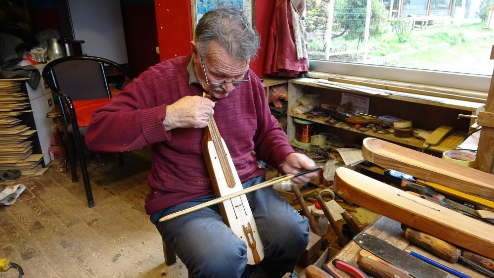 Hiç kimsenin yaptığına benzemiyor Tek Türk bendim ve o yarışmada üçüncü oldum Hiç kimsenin yaptığına benzemiyor Tek Türk bendim ve o yarışmada üçüncü oldum