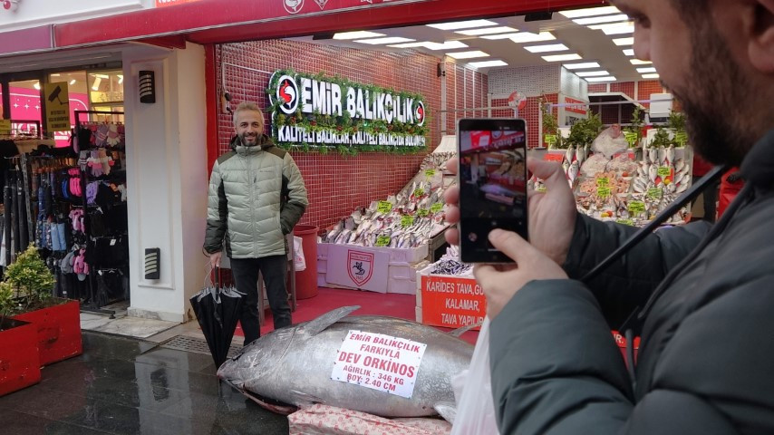  346 kilo ağırlığında ve 2 metre 40 santim boyunda