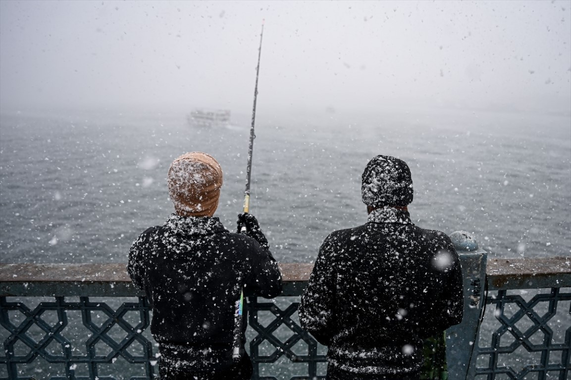  Lapa lapa yağdı, her yer beyaza büründü