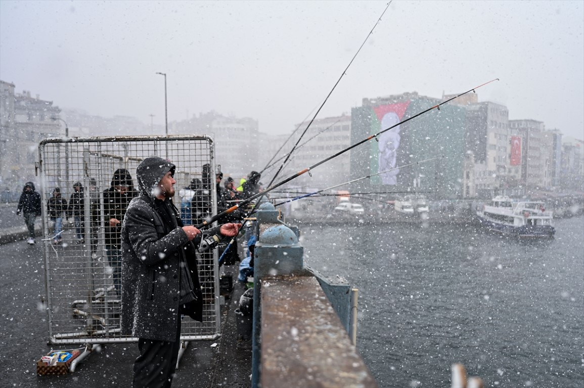  Lapa lapa yağdı, her yer beyaza büründü