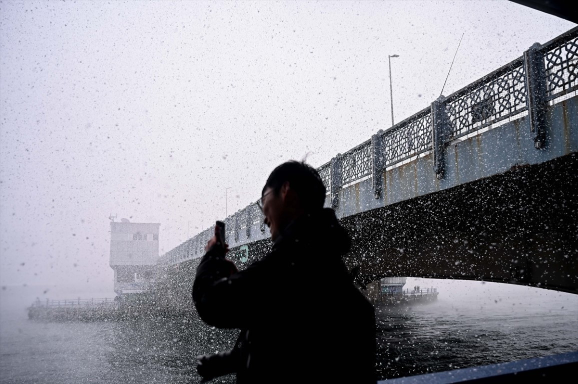  Lapa lapa yağdı, her yer beyaza büründü