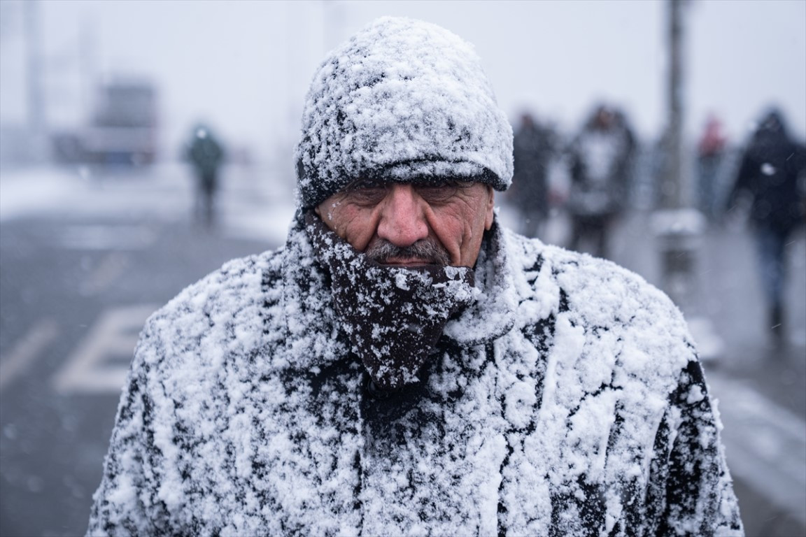  Lapa lapa yağdı, her yer beyaza büründü