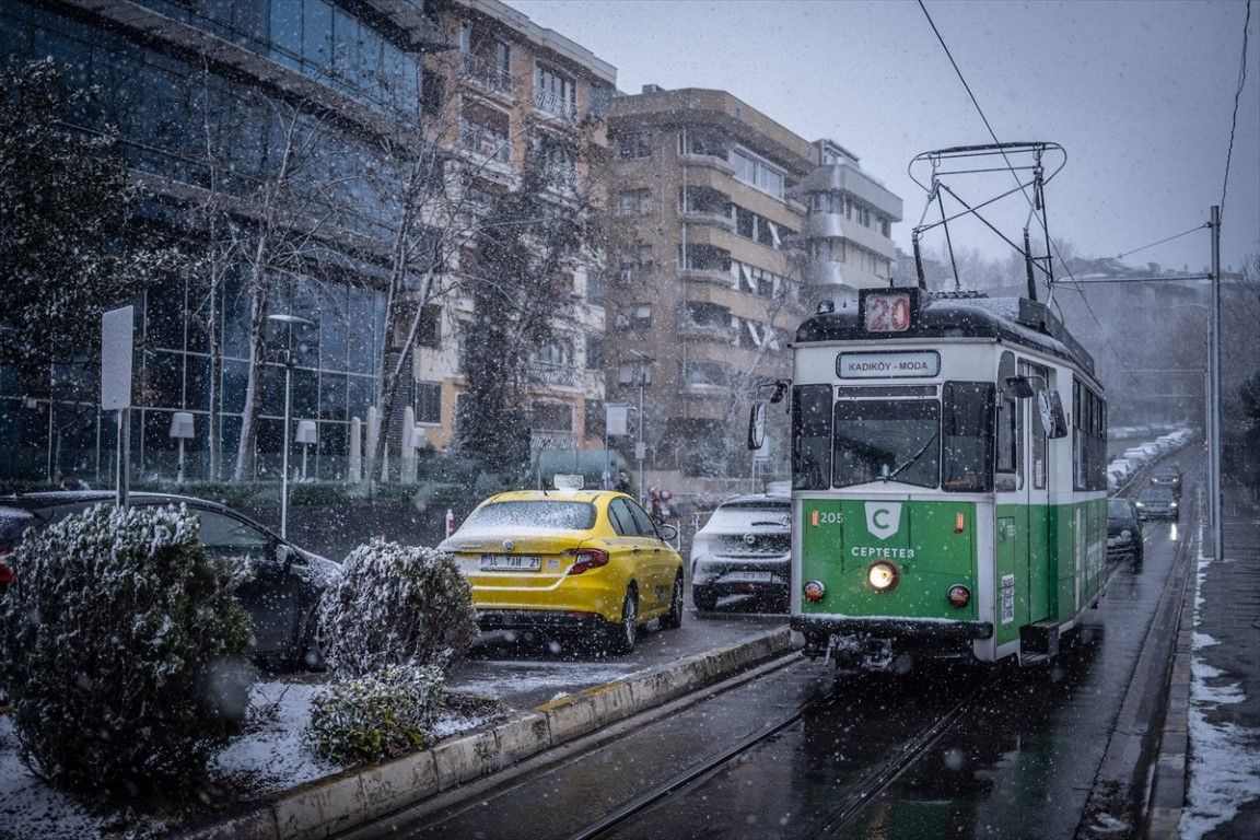  Lapa lapa yağdı, her yer beyaza büründü