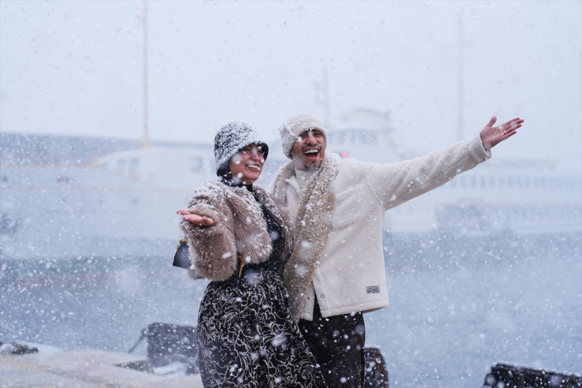  Lapa lapa yağdı, her yer beyaza büründü