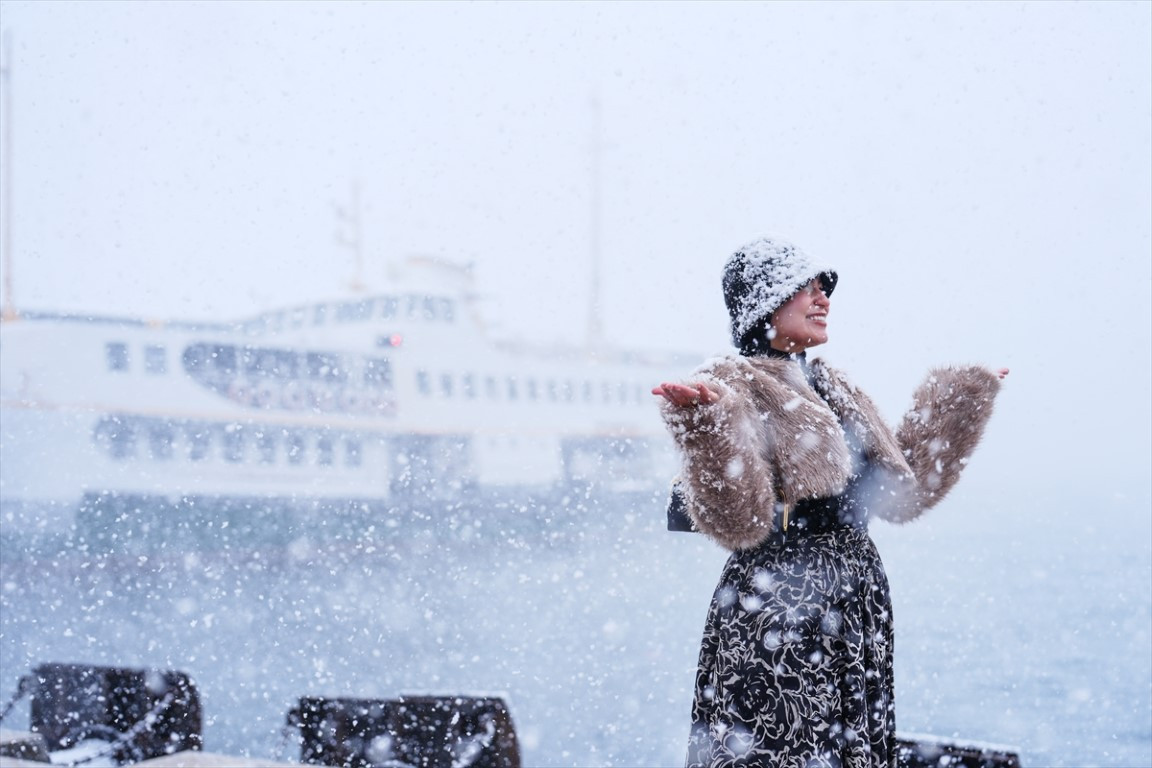  Lapa lapa yağdı, her yer beyaza büründü