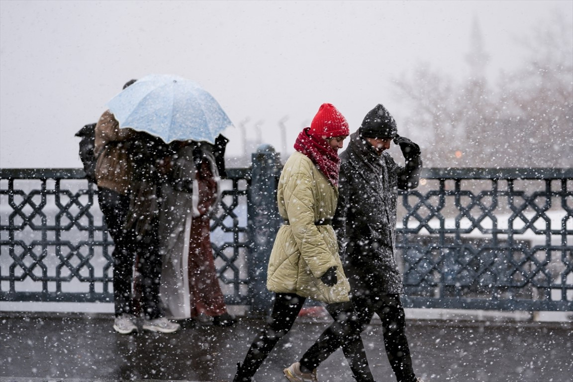  Lapa lapa yağdı, her yer beyaza büründü