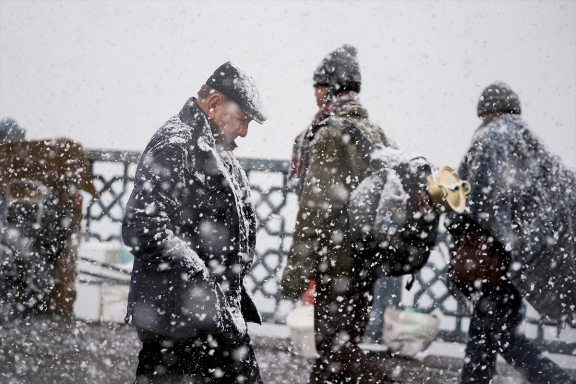  Lapa lapa yağdı, her yer beyaza büründü