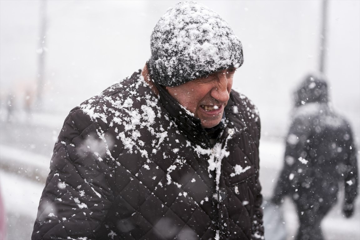  Lapa lapa yağdı, her yer beyaza büründü