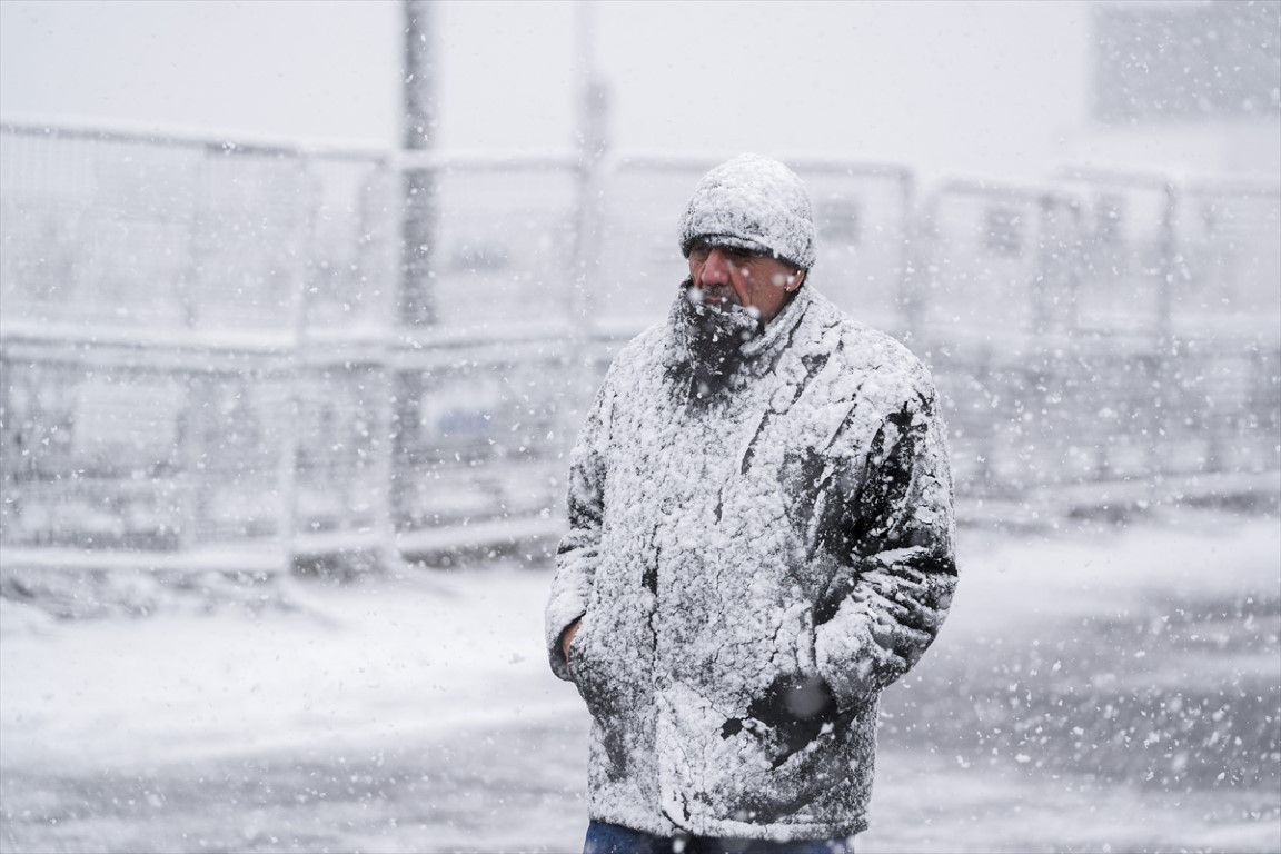  Lapa lapa yağdı, her yer beyaza büründü