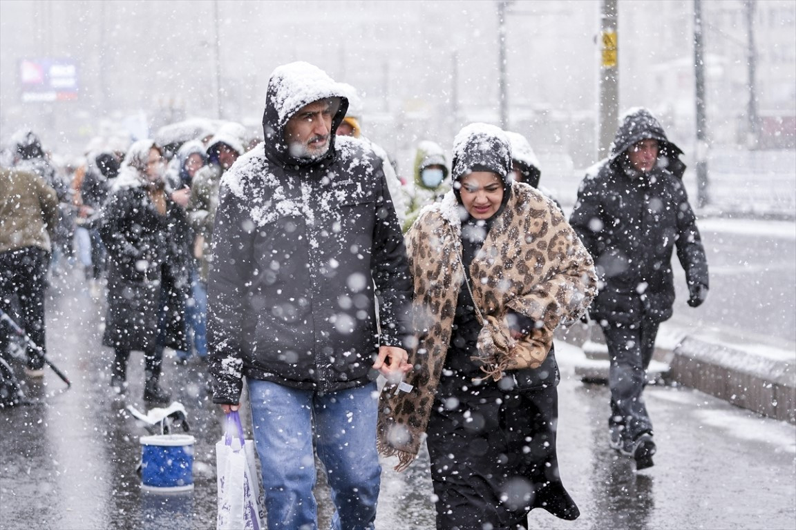  Lapa lapa yağdı, her yer beyaza büründü