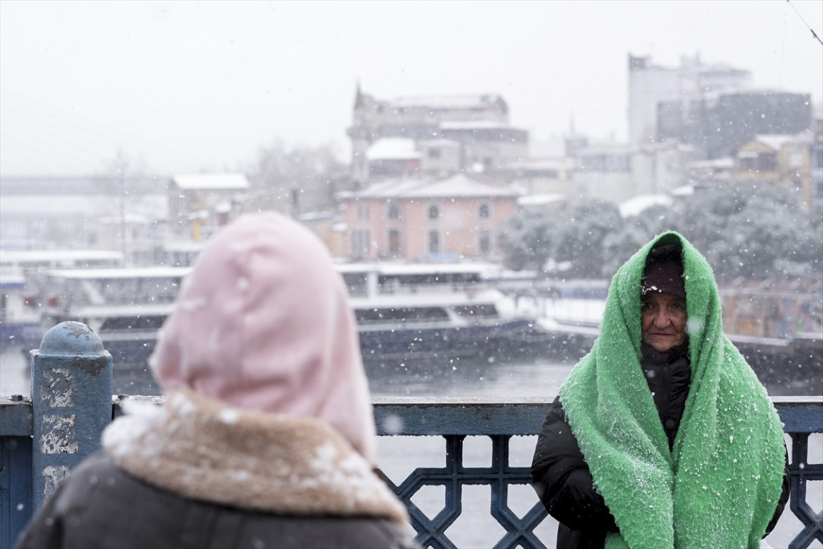  Lapa lapa yağdı, her yer beyaza büründü