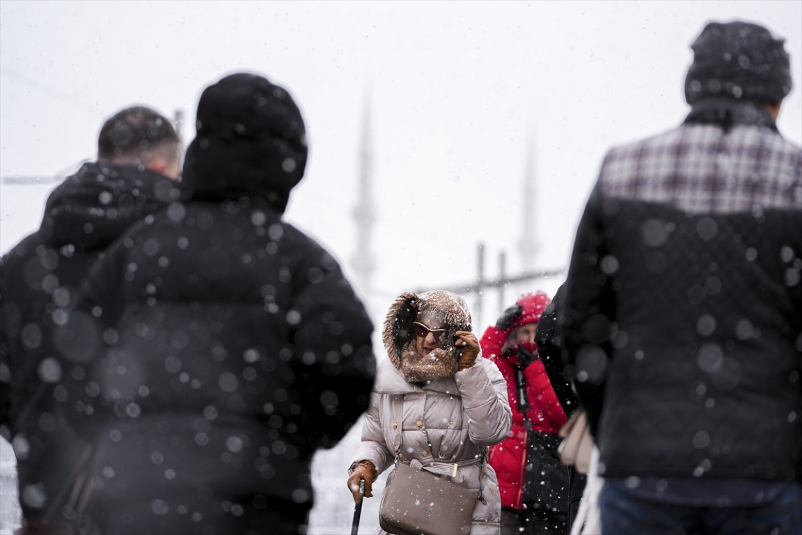  Lapa lapa yağdı, her yer beyaza büründü