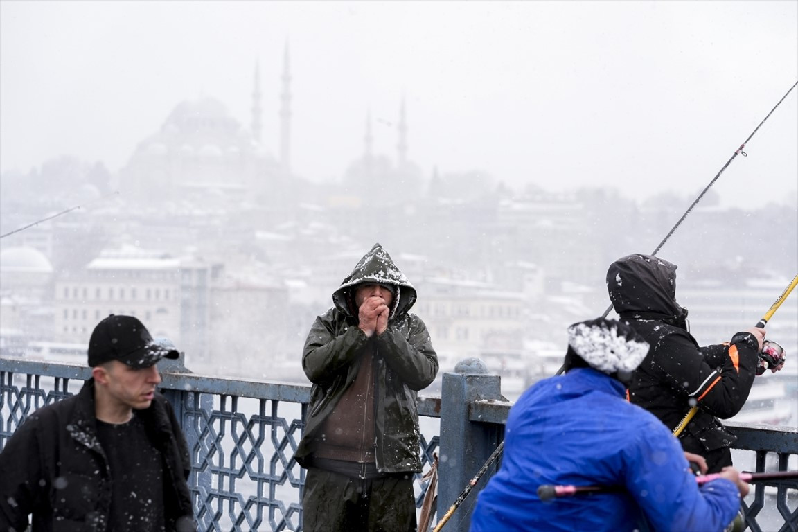  Lapa lapa yağdı, her yer beyaza büründü