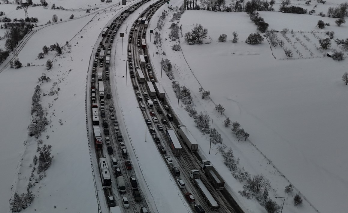 İstanbul Ankara yolu açık mı Bolu Tüneli trafiğe açık mı, 1 Ocak 2026 TEM Bolu yolu açık mı, kapalı mı İstanbul Ankara yolu açık mı Bolu Tüneli trafiğe açık mı, 1 Ocak 2026 TEM Bolu yolu açık mı, kapalı mı