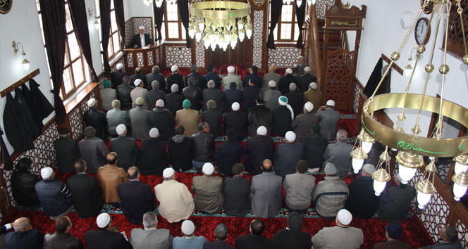 2 Ocak cuma hutbesi konusu ve PDF metni | Diyanet bu haftaki cuma hutbesini yayınladı: Her Şey Allahı Anlatır