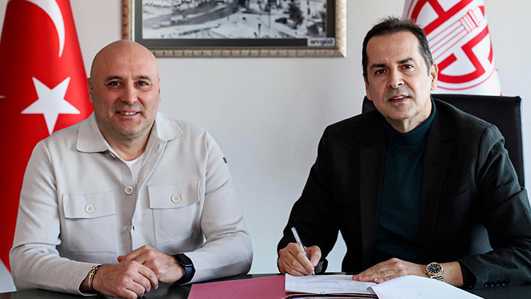 Antalyaspor'un yeni teknik direktörü belli oldu!