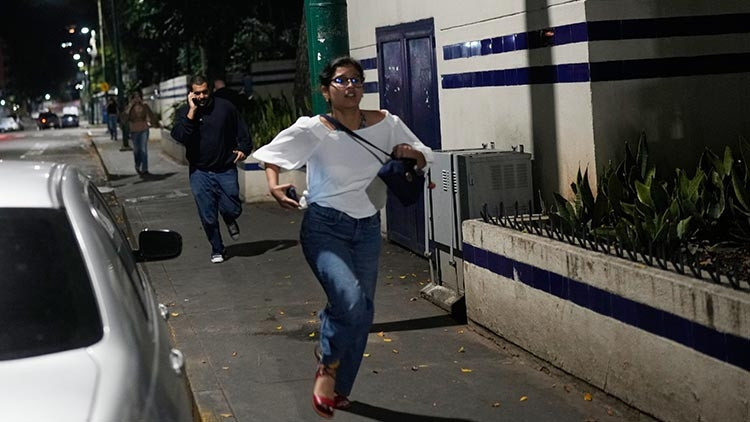 Venezuelaya ABDden hava saldırısı Trump: Maduro ve eşini yakaladık
