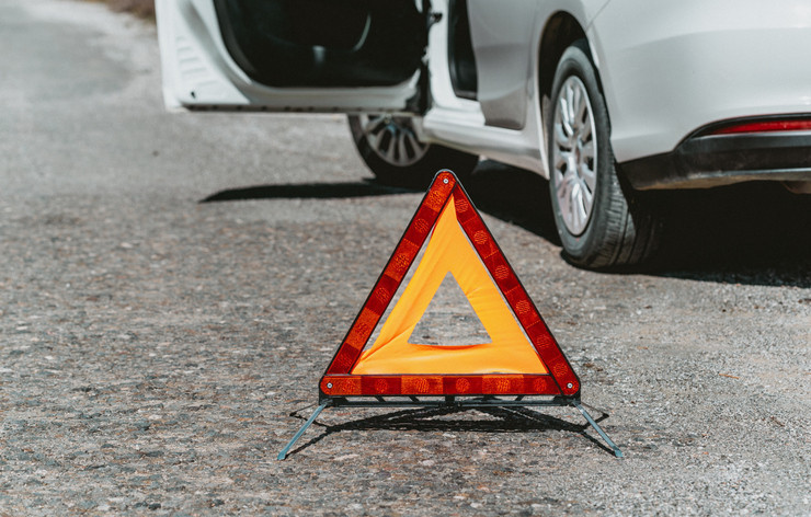 Alkollü sürücünün kullandığı otomobilin çarptığı yaya ağır yaralandı