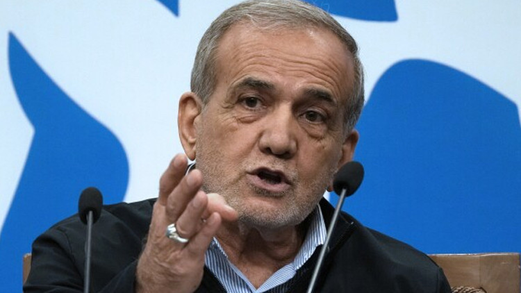 İran Cumhurbaşkanı Pezeşkiyan'ın zor anları: Sözü kesilince Türkçe karşılık verdi